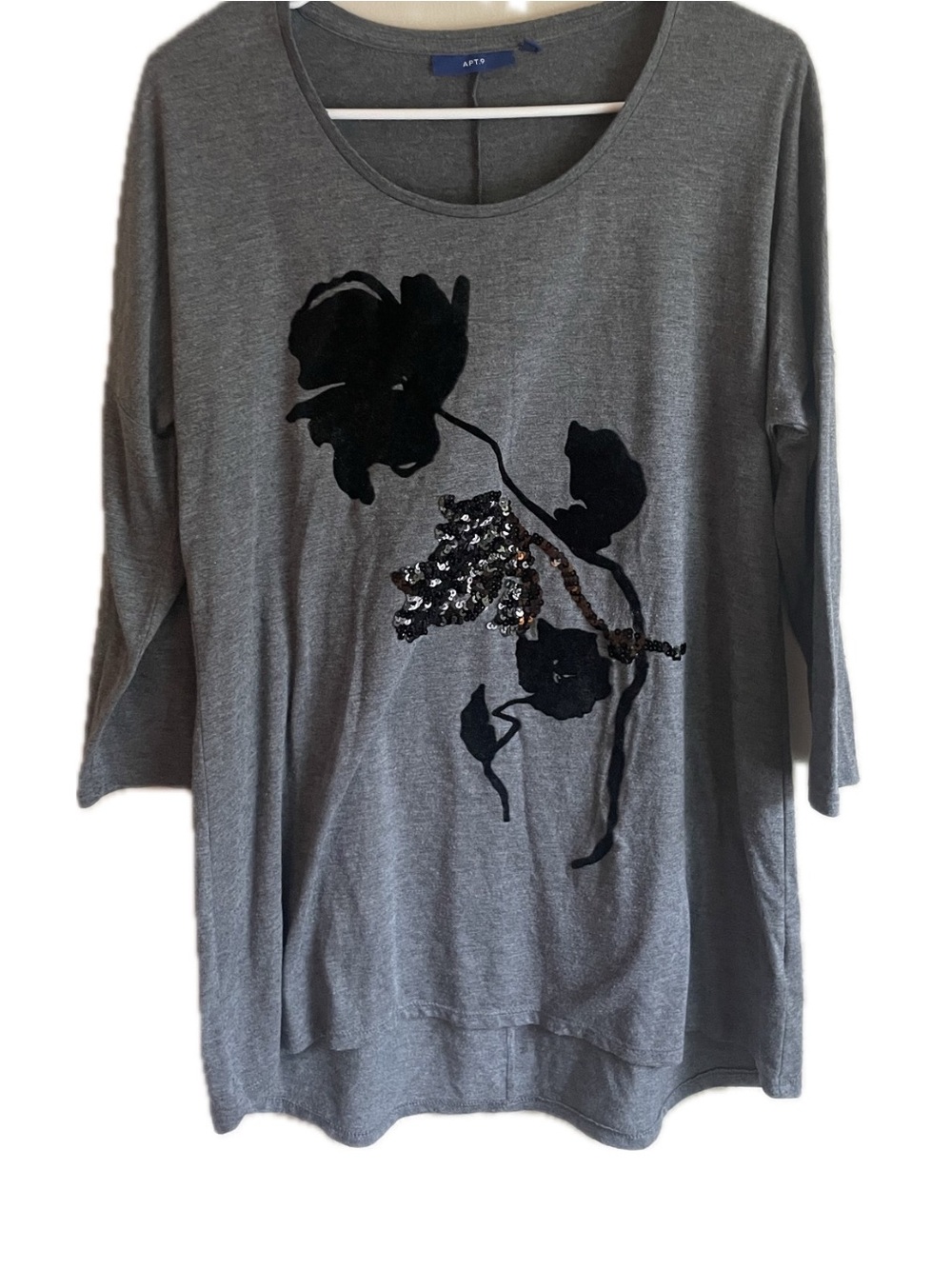APT.9 Gray Floral Sequin Embellished Top 3/4 Sleeve Scoop Neck M